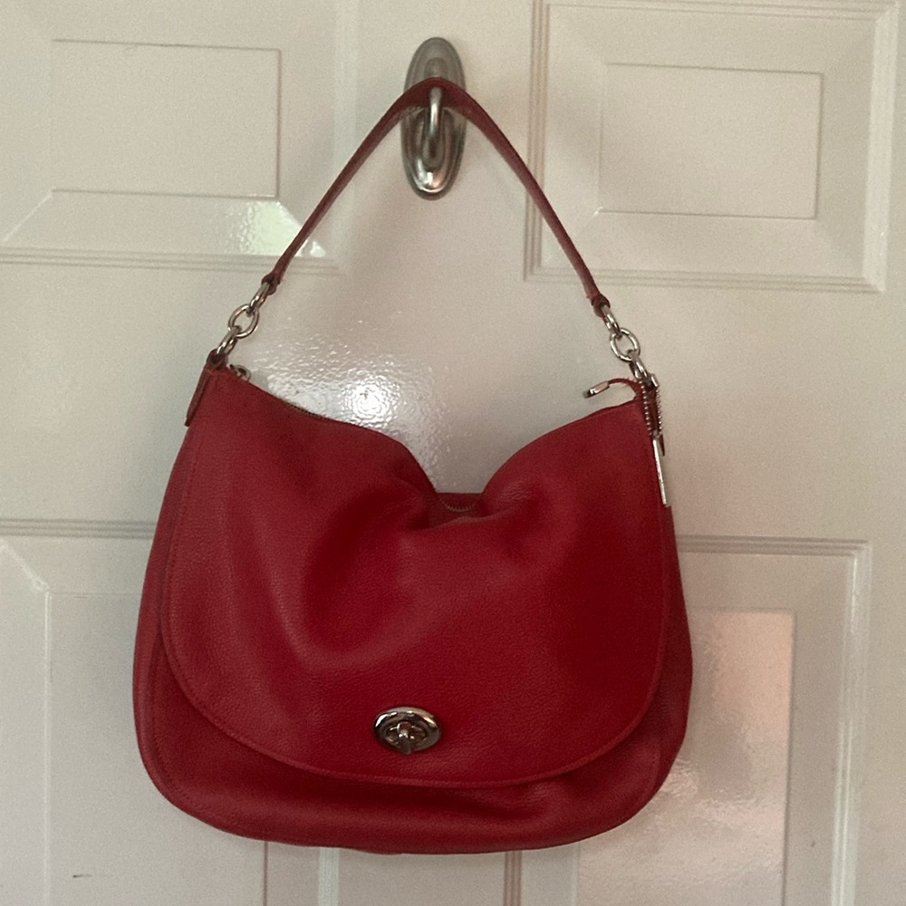 GUC. Coach Turnlock Hobo